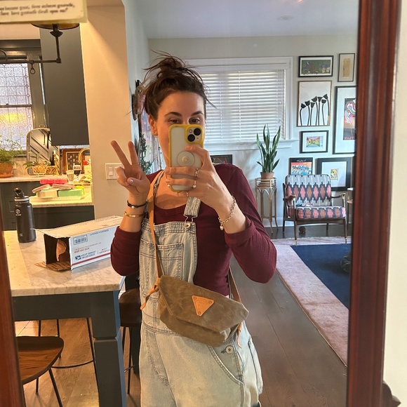 Meet your Posher, Lauren - Picture 1 of 1